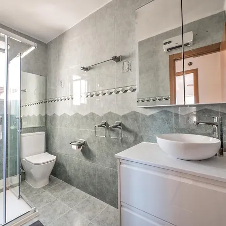 Penthouse With Rooftop Terrace In Torrecilla * 네르하